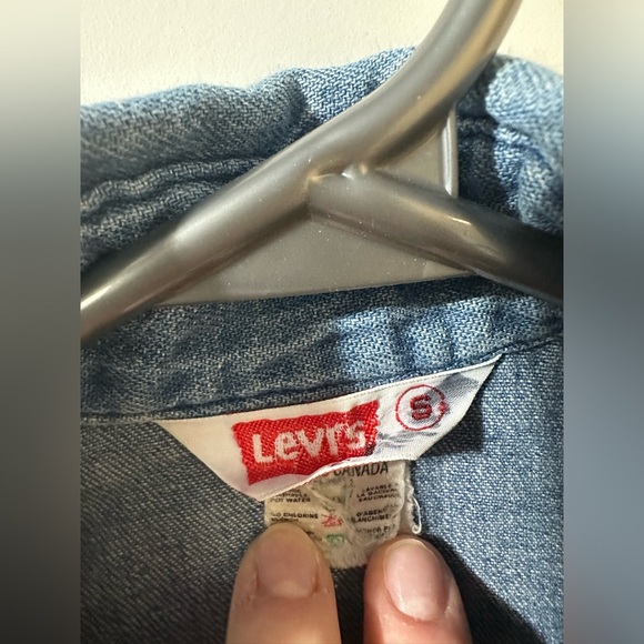 Rare vintage made in Canada Levi’s denim shirt size small - Picture 14 of 16